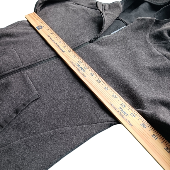 CHAMPION WOMEN'S SIZE SMAL GRAY HOODED SWEATSHIRT. - Picture 4 of 5